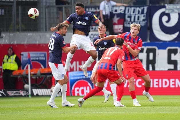 2. Bundesliga, Matchday 5, 2026–27 Season, FC Heidenheim vs. Holstein Kiel: Ikem Ugoh of Holstein Kiel tries his luck with a header. FC Heidenheim vs. Holstein Kiel, 2. Bundesliga, Matchday 5, 2026–27 Season, FC Heidenheim vs. Holstein Kiel, Germany, Heidenheim, Voith Arena, September 13, 2026 SP_GHR