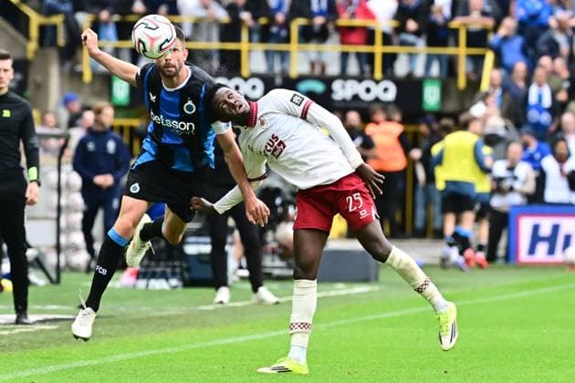 Club Brugge v Royal Antwerp FC - Jupiler Pro League BRUGGE, BELGIUM - SEPTEMBER 13 : Mechele Brandon defender of Club Brugge and Fofana Modibo midfielder of Royal Antwerp FC battle for the ball during the Jupiler Pro League match between Club Brugge and Royal Antwerp FC on September 13, 2026 in Brugge, Belgium, 13 09 2026 Brugge Belgium  Copyright: xPeterxDexVoechtx