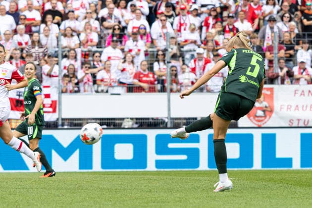 Germany: VfB Stuttgart Women vs. VfL Wolfsburg Women, Women s Bundesliga, Google Pixel Women s Bundesliga, 2026–27 Season, GAZi Stadium on the Waldau, Stuttgart; Ella Peddemors scores the 0–1 goal, VfL Wolfsburg Women, 5–Stuttgart, GAZi Stadium on the Waldau, Baden-Württemberg, Germany Copyright: xBenedictxChristx