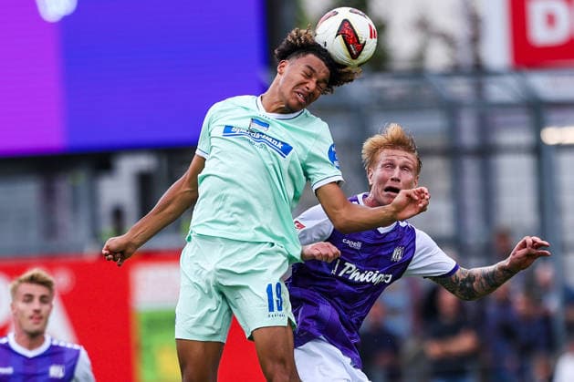 September 13, 2026, xkwix, Soccer, 2nd Division, VfL Osnabrück vs. Hertha BSC, Stadion an der Bremer Brücke, Matchday 5, 2026–2027 Season: Oluwaseun Adewumi (Hertha BSC, No. 19) in a tackle against Bjarke Jacobsen (VfL Osnabrück, No. 15). DFB regulations prohibit any use of photographs as image sequences and or quasi-video. Photo: xKamilxWilkowskixPressefotoKochx Lower Saxony, Germany