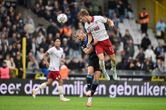Club s Romeo Vermant and Antwerp s Semm Renders fight for the ball during a soccer match between Club Brugge and Royal Antwerp FC, Sunday 13 September 2026 in Brugge, on day 6 of the 2026-2027 Jupiler Pro League first division of the Belgian championship. MAARTENxSTRAETEMANS  x186198918x