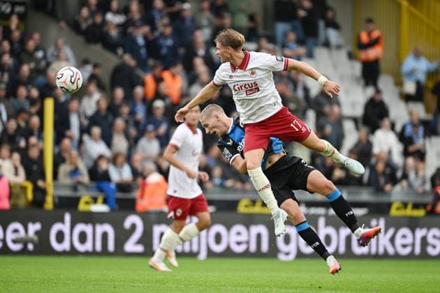 Club s Romeo Vermant and Antwerp s Semm Renders fight for the ball during a soccer match between Club Brugge and Royal Antwerp FC, Sunday 13 September 2026 in Brugge, on day 6 of the 2026-2027 Jupiler Pro League first division of the Belgian championship. MAARTENxSTRAETEMANS  x186198927x