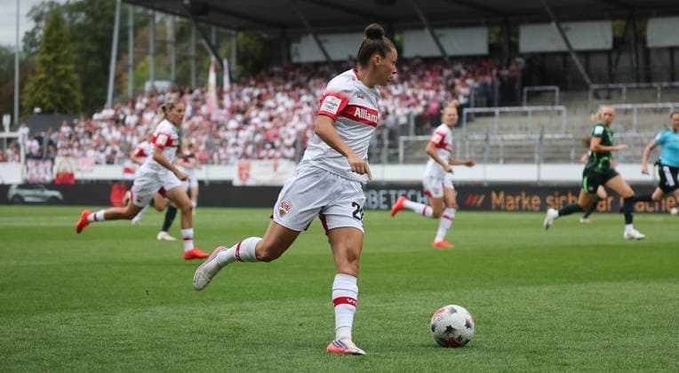 Stuttgart, Google Pixel Women s Bundesliga: VfB Stuttgart vs. VfL Wolfsburg, Nicole Billa (VfB)