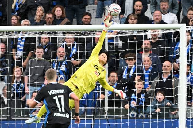 Antwerp s goalkeeper Taishi Brandon Nozawa is pictured in action during a soccer match between Club Brugge and Royal Antwerp FC, Sunday 13 September 2026 in Brugge, on day 6 of the 2026-2027 Jupiler Pro League first division of the Belgian championship. MAARTENxSTRAETEMANS  x186199560x