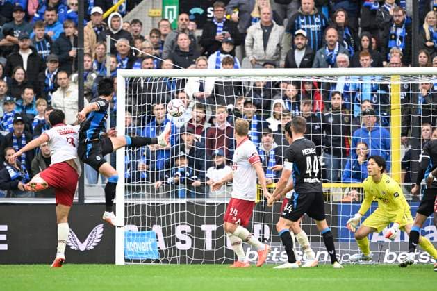 Club Brugge v Royal Antwerp FC - Jupiler Pro League BRUGGE, BELGIUM - SEPTEMBER 13 : Lee Han-beom defender of Club Brugge missing an opportunity during the Jupiler Pro League match between Club Brugge and Royal Antwerp FC on September 13, 2026 in Brugge, Belgium, 13 09 2026 Brugge Belgium  Copyright: xNicoxVereeckenx