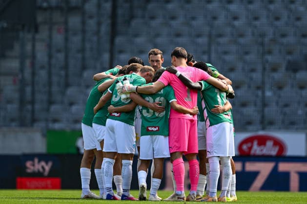 SOCCER - BL, Wattens vs Hartberg INNSBRUCK,AUSTRIA,13.SEP.26 - SOCCER - ADMIRAL Bundesliga, WSG Tirol vs TSV Hartberg. Image shows (persons}.  GEPAxpictures xDanielxSchoenherr