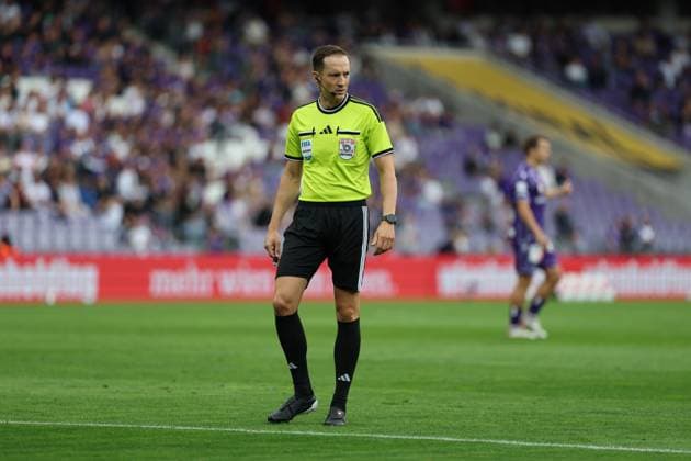13.09.2026 - SOCCER - 2026 27 ADMIRAL BUNDESLIGA,Round 6 FK Austria Wien vs Austria Lustenau Christian-Petru Ciochirca (Aut) looks on during the match VIENNA VIENNA, AUSTRIA Generali Arena FK Austria Wien Generali Arena AUSTRIA Copyright: xYigitxOermexYigitxOermex