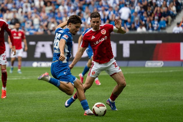 September 13, 2026, xjyhynx, Soccer, 2. Bundesliga, Karlsruher SC vs. Energie Cottbus, shot by Rafael Pinto Pedrosa at 36, Karlsruher SC vs. Axel Borgmann at 20, Energie Cottbus. DFL and DFB regulations prohibit any use of photographs as image sequences and or quasi-video. Karlsruhe