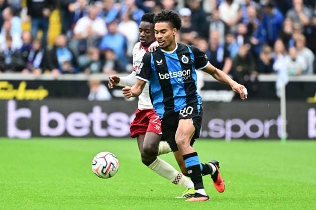 Club Brugge v Royal Antwerp FC - Jupiler Pro League BRUGGE, BELGIUM - SEPTEMBER 13 : Lemarechal Felix midfielder of Club Brugge and Fofana Modibo midfielder of Royal Antwerp FC battle for the ball during the Jupiler Pro League match between Club Brugge and Royal Antwerp FC on September 13, 2026 in Brugge, Belgium, 13 09 2026 Brugge Belgium  Copyright: xPeterxDexVoechtx