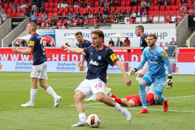 Leon Parduzi (40), Holstein Kiel, in action with Timon Weiner (1), Holstein Kiel; 1 FC Heidenheim 1846 vs. Holstein Kiel; Soccer; DFL; 2. Bundesliga; 2026–2027 season; First Half of the Season, Matchday 5, September 13, 2026, Heidenheim, Baden-Württemberg, Germany Copyright: xkolbert-press MartinxAgüerax