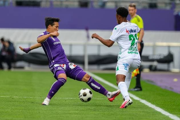 13.09.2026 - SOCCER - 2026 27 ADMIRAL BUNDESLIGA,Round 6 FK Austria Wien vs Austria Lustenau Taeseok Lee (Austria Wien) and Anilson Dourado Santiago (Austria Lustenau) in one-on-one VIENNA VIENNA, AUSTRIA Generali Arena FK Austria Wien Generali Arena AUSTRIA Copyright: xYigitxOermexYigitxOermex