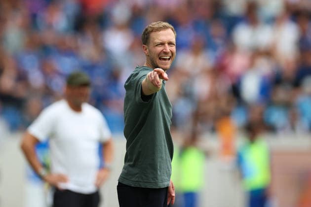 Maximilian Senft, Head Coach of Karlsruher SC, gives instructions during the match between Karlsruher SC and Energie Cottbus, 2. Bundesliga, Matchday 5, 2026–2027, September 13, 2026, DFL regulations prohibit any use of photographs as image sequences and or quasi-video, Karlsruher SC vs. Energie Cottbus, 2. Bundesliga, Matchday 5, 2026–2027, September 13, 2026, Karlsruhe Copyright: xEibner-Pressefoto JanxPrihodax EP_JPA