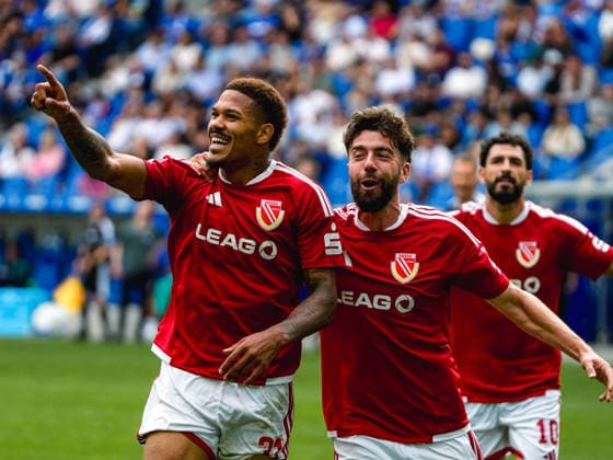 September 13, 2026, xwppx, Soccer 2. Bundesliga, Karlsruher SC vs. Energie Cottbus: Tolcay Ci?erci (Energie Cottbus) and Justin Butler (Energie Cottbus) after the 0–3 loss. DFL and DFB regulations prohibit any use of photographs as image sequences and or quasi-video. Karlsruhe