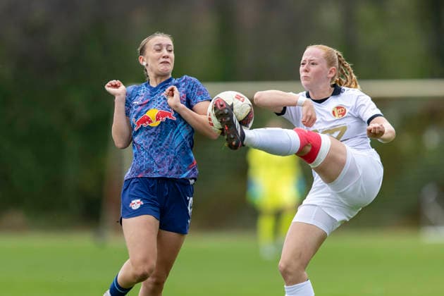 Northeast Regional League (Women) RasenBallsport Leipzig II vs. 1 FFV Erfurt Leipzig, September 13, 2026 Johanna Güth 17 RasenBallsport Leipzig II vs. Pia Huck 21 1 FFV Erfurt Northeast Regional League (Women) RasenBallsport Leipzig II vs. 1 FFV Erfurt, Gontardweg Sports Complex, Field 1, September 13, 2026 Copyright: xBEAUTIFULxSPORTS Duehringx