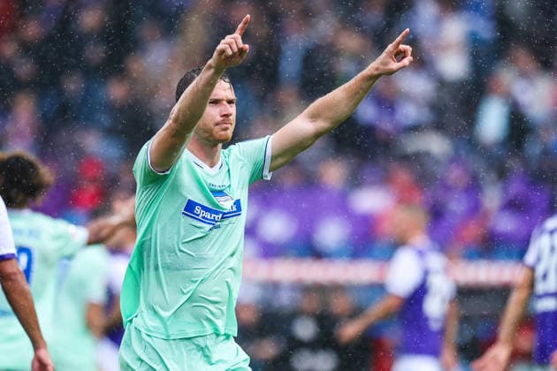 September 13, 2026, xkwix, soccer, 2nd Division, VfL Osnabrück vs. Hertha BSC, Stadion an der Bremer Brücke, Matchday 5, 2026–2027 season, Pascal Klemens, Hertha BSC, 41, raises his arms in the air. DFB regulations prohibit any use of photographs as image sequences and or quasi-video. Photo: xKamilxWilkowskixPressefotoKochx, Lower Saxony, Germany