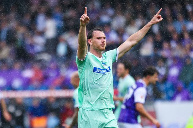 September 13, 2026, xkwix, soccer, 2nd Division, VfL Osnabrück vs. Hertha BSC, Stadion an der Bremer Brücke, Matchday 5, 2026–2027 season, Pascal Klemens, Hertha BSC, 41, raises his arms in the air. DFB regulations prohibit any use of photographs as image sequences and or quasi-video. Photo: xKamilxWilkowskixPressefotoKochx, Lower Saxony, Germany