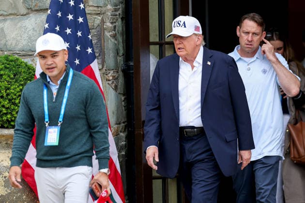 2026 Amgen Irish Open - Fourth Round, Trump International Golf Links, Doonbeg 13 9 2026 President of the United States of America Donald Trump on his way to the first tee box Donald Trump on his way to the first tee box 13 9 2026  Copyright: xDanxClohessyx DC1A6308