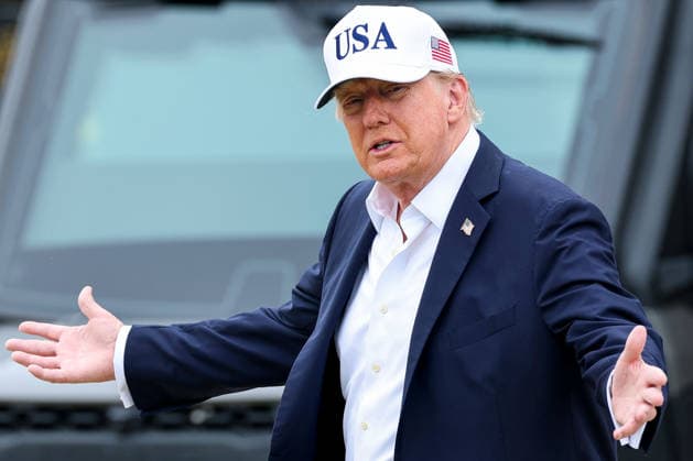 2026 Amgen Irish Open - Fourth Round, Trump International Golf Links, Doonbeg 13 9 2026 President of the United States of America Donald Trump on his way to the first tee box Donald Trump on his way to the first tee box 13 9 2026  Copyright: xDanxClohessyx DC1A6719