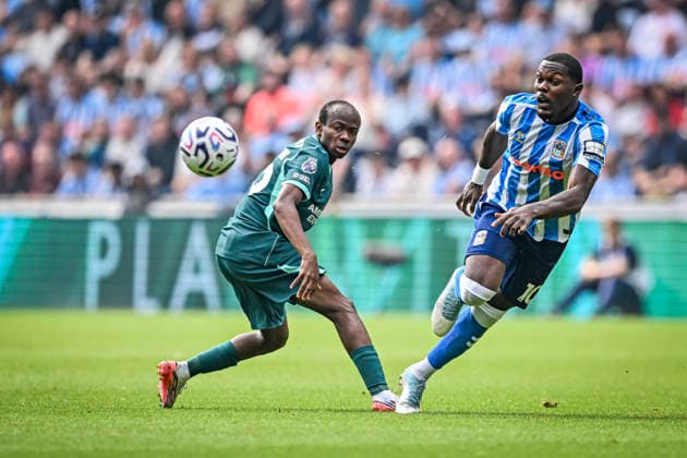 13th September 2026; Coventry Building Society Arena, Coventry, West Midlands, England; Premier League Football, Coventry City versus Brighton and Hove Albion; Ephron Mason-Clark of Coventry City looks to beat Malick Yalcouye of Brighton and Hove Albion GodfreyxPitt