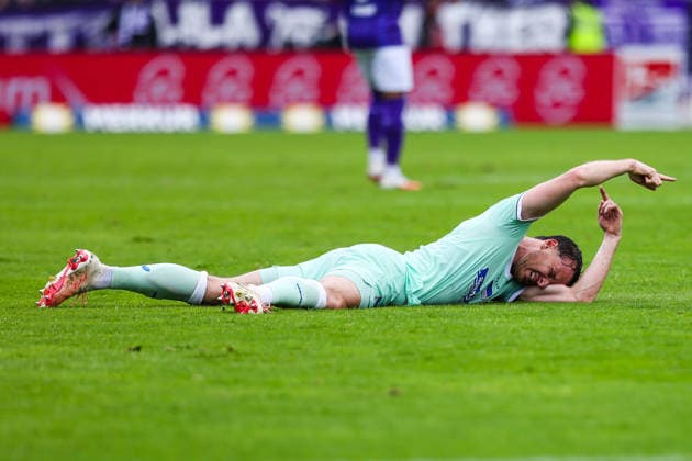 September 13, 2026, xkwix, soccer, 2. Bundesliga, VfL Osnabrück vs. Hertha BSC, Stadion an der Bremer Brücke, Matchday 5, 2026–2027 Season: Pascal Klemens of Hertha BSC (No. 41), lying on the ground, signals that he needs to be substituted. DFB regulations prohibit any use of photographs as image sequences and or quasi-video. Photo: xKamilxWilkowskixPressefotoKochx, Lower Saxony, Germany