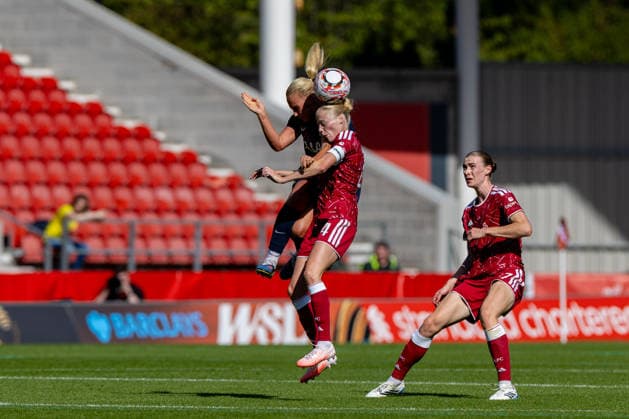 Football - FA Women™s Super League - Liverpool FC Women v Tottenham Hotspur FC Women ST HELENS, ENGLAND - Sunday, September 13, 2026: Liverpool FC Women s Grace Fisk challenges for a header with Tottenham Hotspur Women s Cathinka Tandberg (L) during the FA Women™s Super League match between Liverpool FC Women and Tottenham Hotspur FC Women at the St Helens Stadium. (Photo by David Rawcliffe Propaganda) ST HELENS St Helens Stadium MERSEYSIDE ENGLAND  Copyright: xPropagandax P2026-09-13-Liverpool_W_Tottenham_W-104