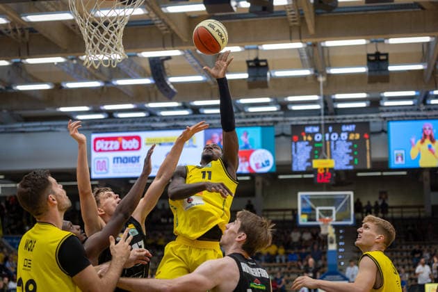 Julius Wolf, Kreisbau Kirchheim Knights; 28 Julis Baumer, MHP RIESEN Ludwigsburg; 17 Tyrel Morgan Kreisbau Kirchheim Knights, 11 GER, Kreisbau Kirchheim Knights vs. MHP RIESEN Ludwigsburg, easyCredit BBL, Netto BBL Cup, Round 1, 2026–2027 Season, September 13, 2026, Germany, Kreisbau Kirchheim Knights vs. MHP RIESEN Ludwigsburg, easyCredit BBL, Netto BBL Cup, Round 1, 2026–2027 season, September 13, 2026, Göppingen Copyright: xEibner-Pressefoto NinaxSanderx EP_NSR