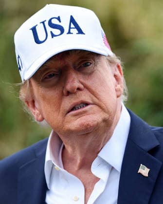 2026 Amgen Irish Open - Fourth Round, Trump International Golf Links, Doonbeg 13 9 2026 President of the United States of America Donald Trump while leaving the first tee box Donald Trump while leaving the first tee box 13 9 2026  Copyright: xDanxClohessyx DC3A3231