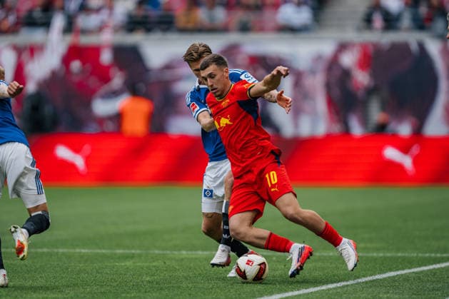 Germany Bundesliga 2026–2027, Matchday 3: RB Leipzig vs. Hamburger SV at Red Bull Arena Leipzig; Brajan Gruda (RB Leipzig), 10 on the ball Copyright: xTomxLauruschkatx