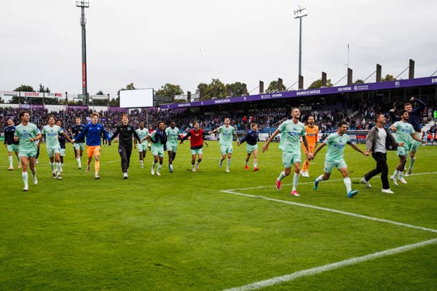 September 13, 2026, xkwix, Soccer, 2nd Division, VfL Osnabrück vs. Hertha BSC, Stadion an der Bremer Brücke, Matchday 5, 2026–2027 Season: The Hertha Berlin team runs jubilantly toward the fans after the final whistle. DFB regulations prohibit any use of photographs as image sequences and or quasi-video. Photo: xKamilxWilkowskixPressefotoKochx, Lower Saxony, Germany