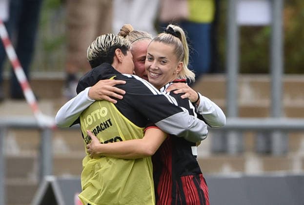 September 13, 2026, xhbx, Soccer Google Pixel Women s Bundesliga, Eintracht Frankfurt vs. TSG Hoffenheim, Goal celebration, celebrating the 1-0 goal by Nina Lührßen, Eintracht Frankfurt Women s Team, Frankfurt am Main