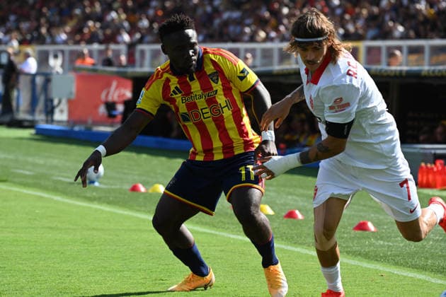 IPA88483407 - N Dri Konan (US Lecce) against Ricardo Mangas (AC Monza) during the US Lecce vs. AC Monza Serie A soccer match in Lecce, Italy, on September 13, 2026  Copyright: xPasqualexGolia IPAxSportx xx IPA88483407