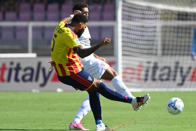 IPA88483420 - Jamil Siebert (US Lecce) in action during the US Lecce vs. AC Monza Italian Serie A soccer match in Lecce, Italy, on September 13, 2026  Copyright: xPasqualexGolia IPAxSportx xx IPA88483420