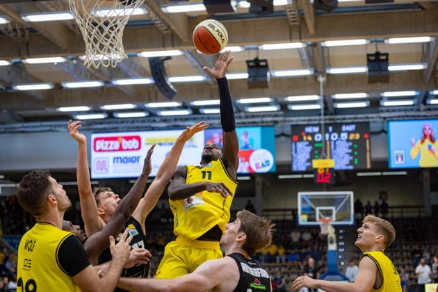 Julius Wolf, Kreisbau Kirchheim Knights; 28 Julis Baumer, MHP RIESEN Ludwigsburg; 17 Tyrel Morgan, Kreisbau Kirchheim Knights, 11 GER, Kreisbau Kirchheim Knights vs. MHP RIESEN Ludwigsburg, easyCredit BBL, Netto BBL Cup, Round 1, 2026–2027 season, September 13, 2026 GER, Kreisbau Kirchheim Knights vs. MHP RIESEN Ludwigsburg, easyCredit BBL, Netto BBL Cup, Round 1, 2026–2027 Season, September 13, 2026 Göppingen Copyright: xEibner-Pressefoto NinaxSanderx EP_NSR