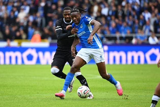 KRC Genk v KAA Gent - Jupiler Pro League GENK, BELGIUM - SEPTEMBER 13 : Balikwisha Michel-Ange forward of KAA Gent, Kayembe Dito Joris defender of KRC Genk during the Jupiler Pro League match between KRC Genk and KAA Gent on September 13, 2026 in Genk, Belgium, 13 09 2026 Genk Belgium  Copyright: xVincentxKalutx