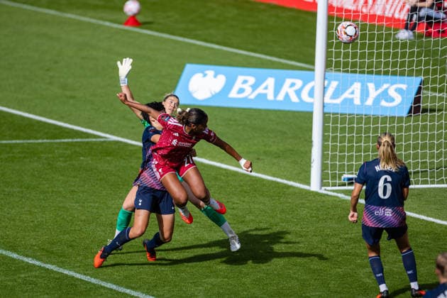 Football - FA Women™s Super League - Liverpool FC Women v Tottenham Hotspur FC Women ST HELENS, ENGLAND - Sunday, September 13, 2026: Liverpool FC Women s AurÃ lie Csillag scores her side s first goal during the FA Women™s Super League match between Liverpool FC Women and Tottenham Hotspur FC Women at the St Helens Stadium. (Photo by David Rawcliffe Propaganda) ST HELENS St Helens Stadium MERSEYSIDE ENGLAND  Copyright: xPropagandax P2026-09-13-Liverpool_W_Tottenham_W-119