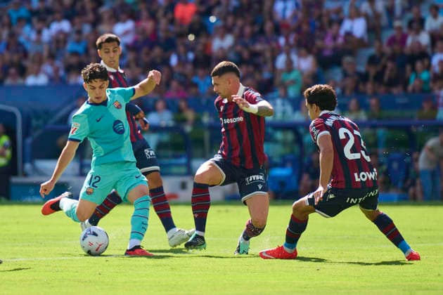 Levante UD v FC Barcelona, Barca - LaLiga EA Sports 2026 27 VALENCIA, SPAIN - SEPTEMBER 13: Xavi Espart of FC Barcelona shooting to goal during the LaLiga EA Sports 2026 27 match between Levante UD and FC Barcelona at Estadi Ciutat de Valencia on September 13, 2026, in Valencia, Spain. (Photo by Francisco Macia Photo Players Images Magara Press) Valencia Estadi Ciutat de Valencia Spain Copyright: xFranciscoxMaciax