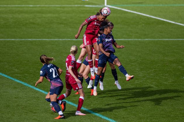 Football - FA Women™s Super League - Liverpool FC Women v Tottenham Hotspur FC Women ST HELENS, ENGLAND - Sunday, September 13, 2026: Liverpool FC Women s AurÃ lie Csillag with a header during the FA Women™s Super League match between Liverpool FC Women and Tottenham Hotspur FC Women at the St Helens Stadium. (Photo by David Rawcliffe Propaganda) ST HELENS St Helens Stadium MERSEYSIDE ENGLAND  Copyright: xPropagandax P2026-09-13-Liverpool_W_Tottenham_W-120