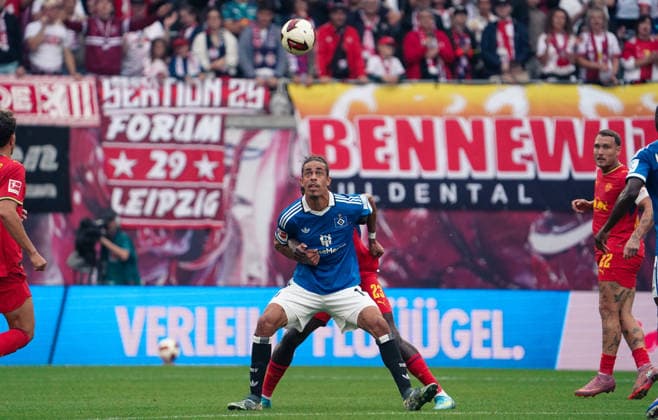 German Soccer Bundesliga 2026–2027, Matchday 3: RB Leipzig vs. Hamburger SV at Red Bull Arena in Leipzig; Yussuf Poulsen of Hamburger SV in a tackle, 15 Copyright: xAymanxAlahmedx