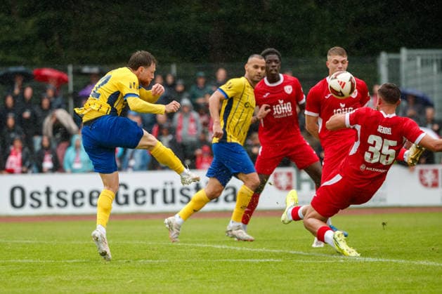 Left-footed shot on goal by Dorian Cevis (Lok GER), Greifswalder FC vs. 1. FC Lok Leipzig, Soccer, Men, Northeast Regional League, Matchday 8, 2026–2027 season, September 13, 2026, Greifswald Volksstadion, Mecklenburg-Western Pomerania, Germany