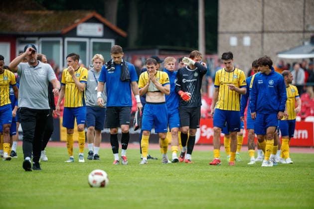 In the middle, Tobias Dombrowa of Lok is disappointed, angry, frustrated, and upset (GER), Greifswalder FC vs. 1 FC Lok Leipzig, Soccer, Men, Northeast Regional League, Matchday 8, 2026–2027 Season, September 13, 2026, Greifswald Volksstadion, Mecklenburg-Western Pomerania, Germany