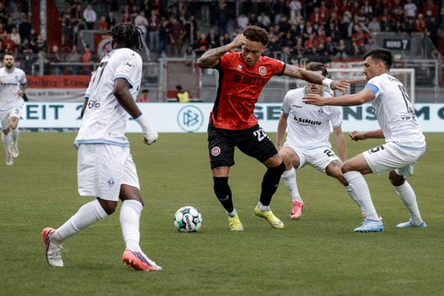 September 5, 2026, xhettx, Soccer 3rd Division, SV Waldhof Mannheim vs. SC Verl (Roberto Massimo, SV Wehen Wiesbaden), 22 holds on against 3