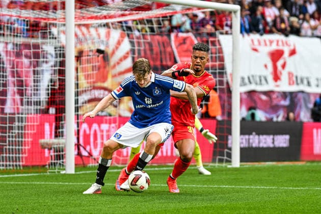 Soccer I Men s I 2026–2027 Season I Bundesliga I Matchday 3 I RB Leipzig vs. Hamburger SV I September 13, 2026 Tackle by David Wolfe (3), Hamburger SV with Benjamin Henrichs (39), RB Leipzig Red Bull Arena, Leipzig, Saxony, Germany Copyright: xLobeca InesxHähnelx