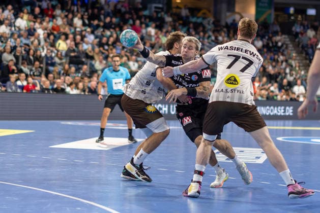 Marek Nissen (HC Erlangen), 06, Johannes Wasielewski (Bergischer HC), 77; HC Erlangen vs. Bergischer HC, Handball, Opel Handball Bundesliga, Matchday 5, 2026–2027 Season, September 13, 2026, HC Erlangen vs. Bergischer HC, Handball, Opel Handball Bundesliga, Matchday 5, 2026–2027 season, September 13, 2026, Nuremberg Copyright: xEibner-Pressefoto ArdanxFuessmanx EP_AFN