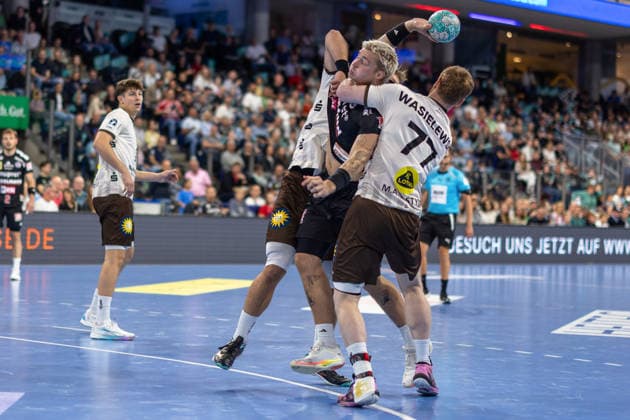 Marek Nissen (HC Erlangen), 06, Johannes Wasielewski (Bergischer HC), 77; HC Erlangen vs. Bergischer HC, Handball, Opel Handball Bundesliga, Matchday 5, 2026–2027 Season, September 13, 2026, HC Erlangen vs. Bergischer HC, Handball, Opel Handball Bundesliga, Matchday 5, 2026–2027 season, September 13, 2026, Nuremberg Copyright: xEibner-Pressefoto ArdanxFuessmanx EP_AFN