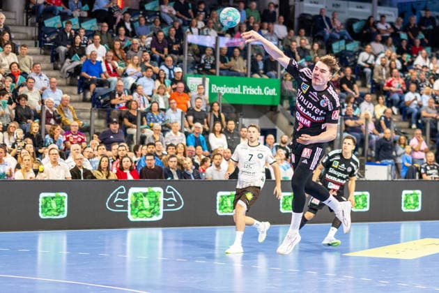 Yannik Bialowa of HC Erlangen, No. 7, scoring on a fast break in the HC Erlangen vs. Bergischer HC game, Handball, Opel Handball Bundesliga, Matchday 5, 2026–2027 season, September 13, 2026: HC Erlangen vs. Bergischer HC, Handball, Opel Handball Bundesliga, Matchday 5, 2026–2027 season, September 13, 2026: Nuremberg Copyright: xEibner-Pressefoto ArdanxFuessmanx EP_AFN