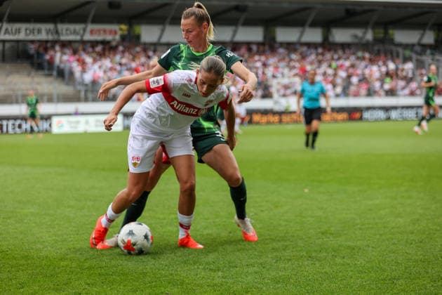 Daphina Redzepi (VfB Stuttgart), 7, in a close battle with Sarai Linder (VFL Wolfsburg), 39; VfB Stuttgart vs. VfL Wolfsburg, soccer, Women s Bundesliga, Matchday 4, 2026–2027 season, September 13, 2026 VfB Stuttgart vs. VfL Wolfsburg, soccer, Women s Bundesliga, Matchday 4, 2026–2027 season, September 13, 2026 Copyright: xEibner-Pressefoto SoerenxHerwegx EP_SHG