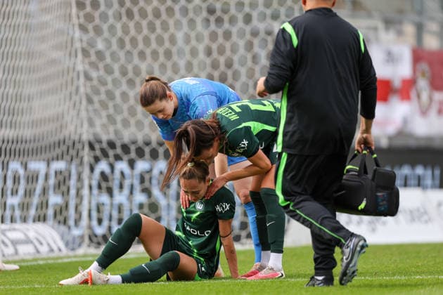 Sophia Kleinherne (VFL Wolfsburg), No. 4, had to be substituted due to injury. VfB Stuttgart vs. VfL Wolfsburg, Soccer, Women s Bundesliga, Matchday 4, 2026–2027 season, September 13, 2026 VfB Stuttgart vs. VfL Wolfsburg, Soccer, Women’s Bundesliga, Matchday 4, 2026–2027 Season, September 13, 2026 Copyright: xEibner-Pressefoto SoerenxHerwegx EP_SHG