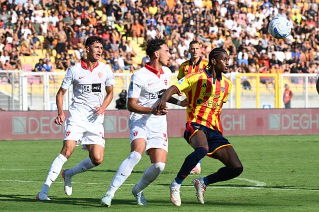 IPA88485402 - Joel Monteiro (US Lecce) against Lorenzo Lucchesi (AC Monza) during the US Lecce vs. AC Monza Italian Serie A soccer match in Lecce, Italy, on September 13, 2026  Copyright: xPasqualexGolia IPAxSportx xx IPA88485402