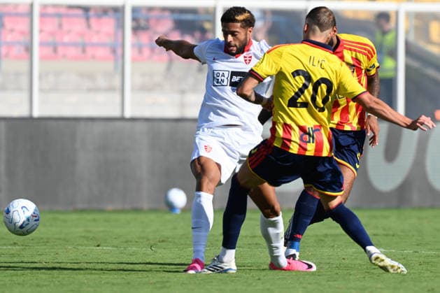 IPA88485403 - Ivan Ilic (US Lecce) in action during the US Lecce vs. AC Monza Italian Serie A soccer match in Lecce, Italy, on September 13, 2026  Copyright: xPasqualexGolia IPAxSportx xx IPA88485403