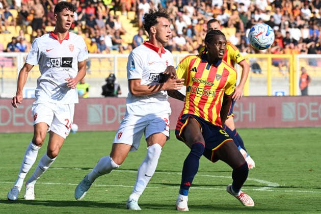 IPA88485405 - Joel Monteiro (US Lecce) against Lorenzo Lucchesi (AC Monza) during the US Lecce vs. AC Monza Serie A soccer match in Lecce, Italy, on September 13, 2026  Copyright: xPasqualexGolia IPAxSportx xx IPA88485405